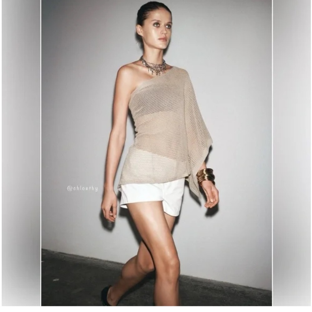 Zara METALLIC THREAD CUT-OUT KNIT CAPE One Size